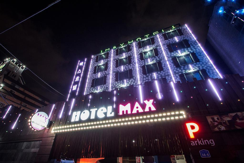 Max Hotel Daejeon Bagian luar foto